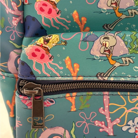 Who Lives in a Pineapple Under the Sea? - Picture 4 of 7